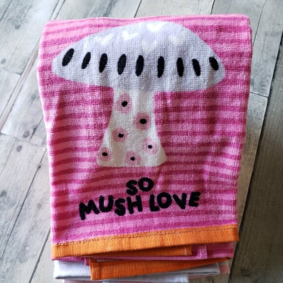 NWT - Envogue set of 3 Mushroom Kitchen Towels - Picture 3 of 4
